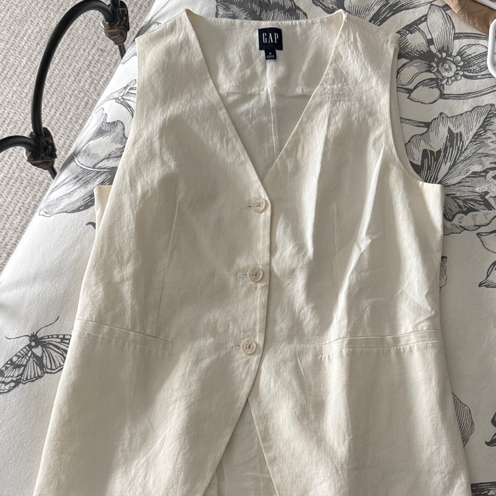 GAP Off-White Button Front Vest